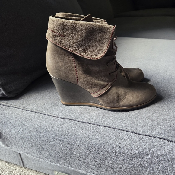 Tesori Brown Lace-Up Wedge Boots - Picture 5 of 6